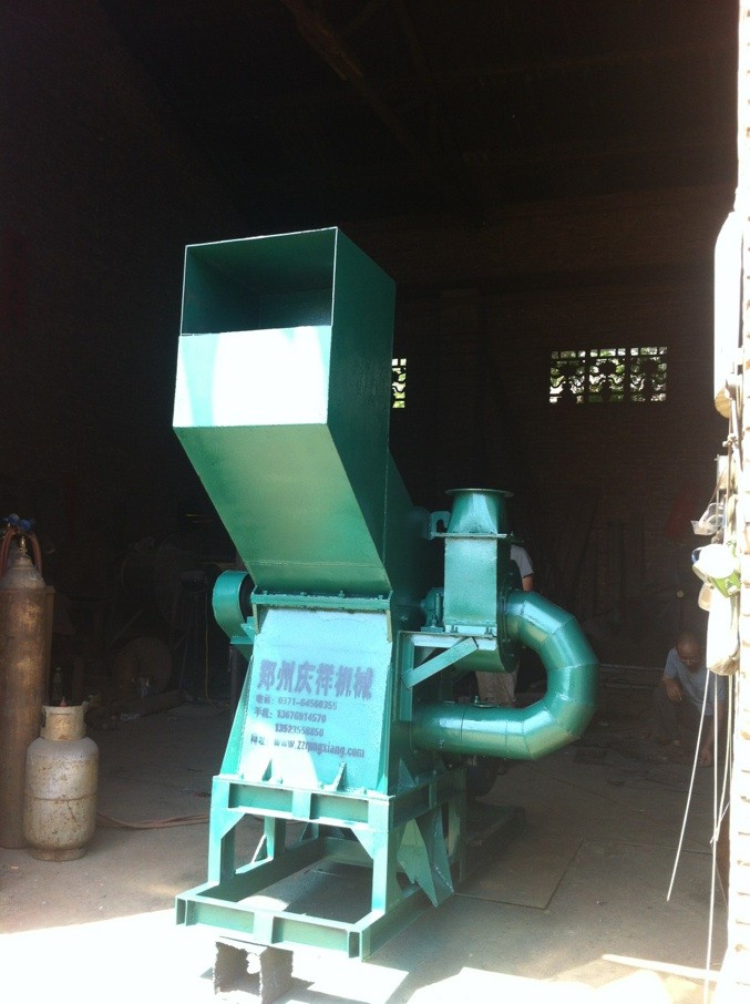 新疆易拉罐粉碎機發貨現場