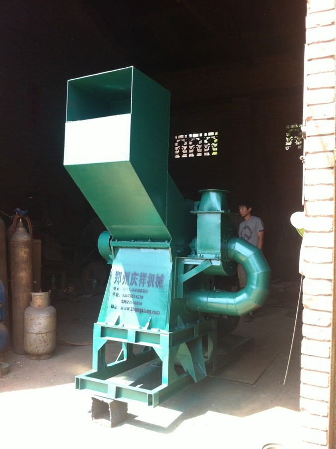 新疆易拉罐粉碎機發貨現場