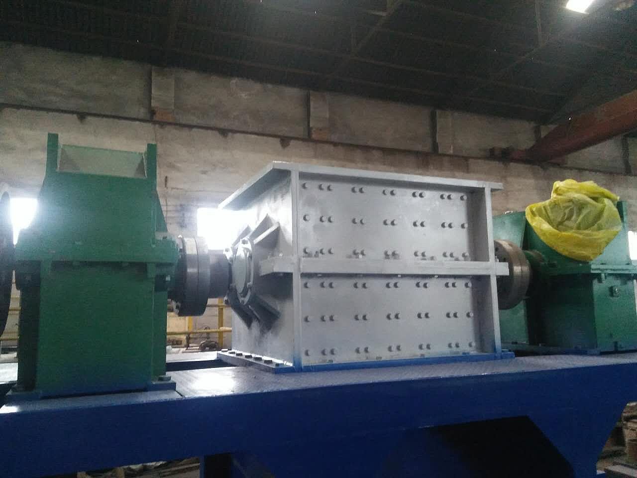 彩鋼瓦撕碎機(jī)